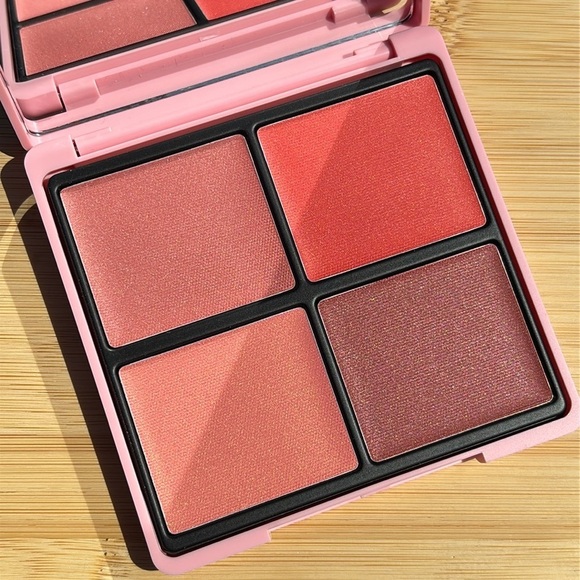 Brand New Ciate X Disney Miss Piggy Collection Muppets Blush Palette Quad RARE - Picture 4 of 8